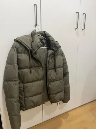 Cazadora acolchada Zara verde oliva Talla XS
