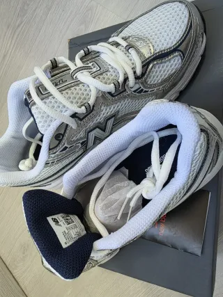 Sapatilhas New Balance 740 Branca e Prata