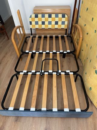 Sofá Cama Madera y Tela en Cuenca.