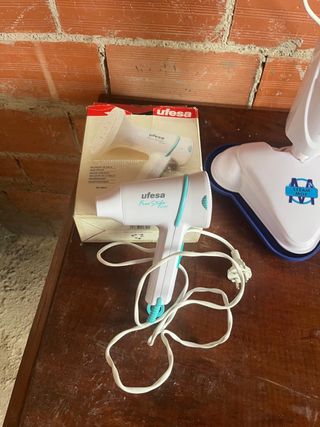 Aspiradora Vertical y Secador Ufesa