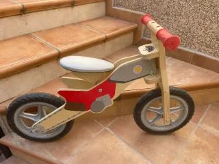 Bicicleta de madera para iniciación