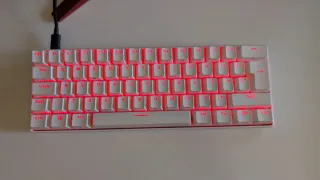 Teclado Mecánico 60% Blanco Switches Rojos