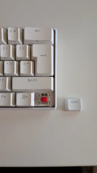 Teclado Mecánico 60% Blanco Switches Rojos
