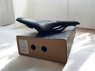 Sillín FIZIK Antares R1 Braided Carbon