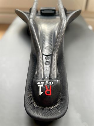 Sillín FIZIK Antares R1 Braided Carbon