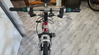 Bicicleta Orbea Roja y Blanca