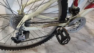 Bicicleta Orbea Roja y Blanca