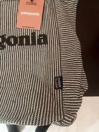 Borsa Patagonia a righe bianche e nere