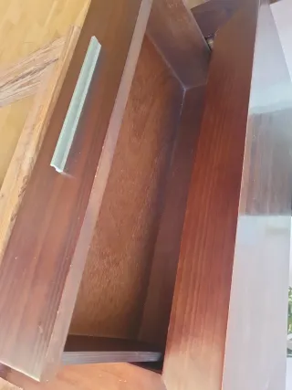 Comodini in legno massello con cassetti