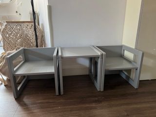 Mesa y taburetes madera infantiles