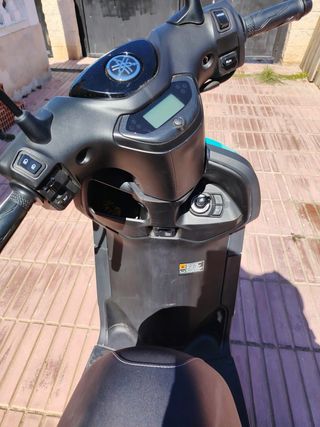 Moto Eléctrica Yamaha Neos Azul/Negro