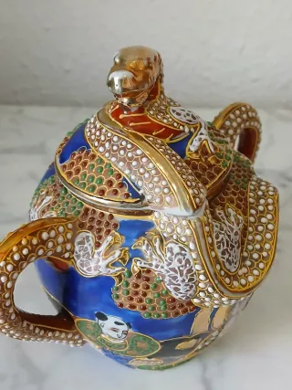 Tetera de porcelana japonesa
