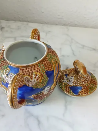Tetera de porcelana japonesa