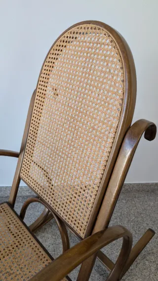 Pareja de mecedoras estilo Thonet - Madera y ratán