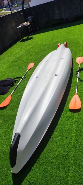 Kayak naranja BORNEO con remos y asientos