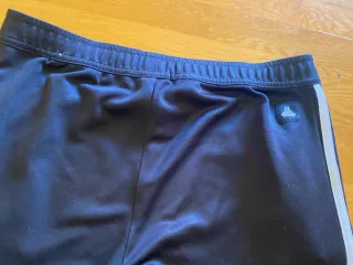 Pantalón deportivo Adidas negro