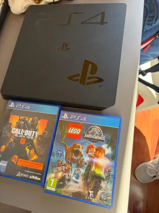 PS4 (PlayStation 4) Seminueva + 3 Juegos