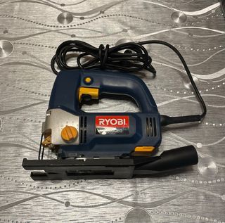 Sierra de calar Ryobi JS500QEO con maletín