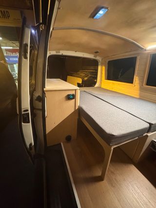 Camperización furgoneta a medida