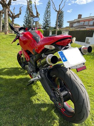 Ducati Monster 696