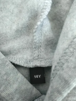 Sudadera Gris con Estrella Leopardo