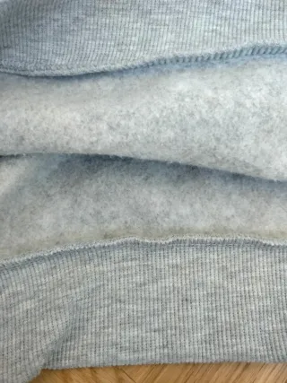 Sudadera Gris con Estrella Leopardo