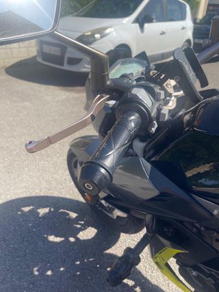 Zontes Z2 125cc Naked Negra y Amarilla