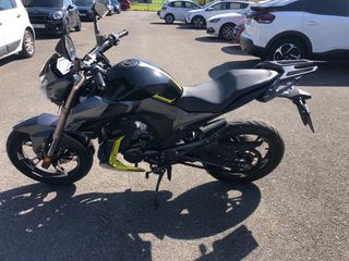 Zontes Z2 125cc Naked Negra y Amarilla