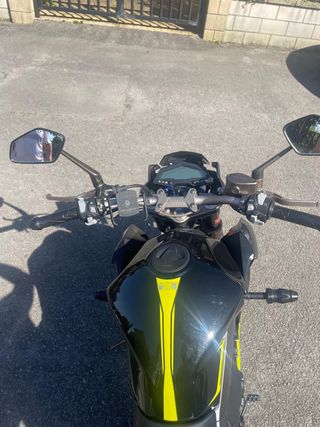 Zontes Z2 125cc Naked Negra y Amarilla