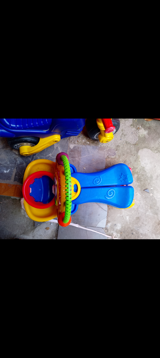 Correpasillos con canasta y pelota Fisher-Price