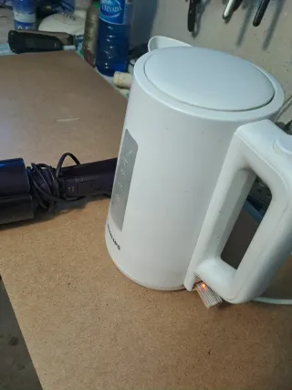 Secador de pelo y jarra termo  Funciona todo perfe