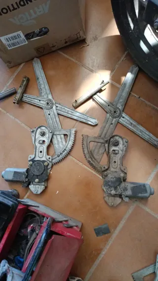 Elevalunas Peugeot 205