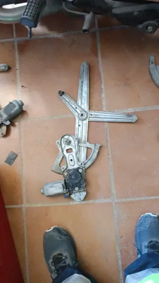 Elevalunas Peugeot 205