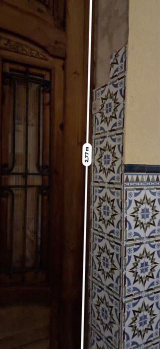 Puerta antigua de madera rústica