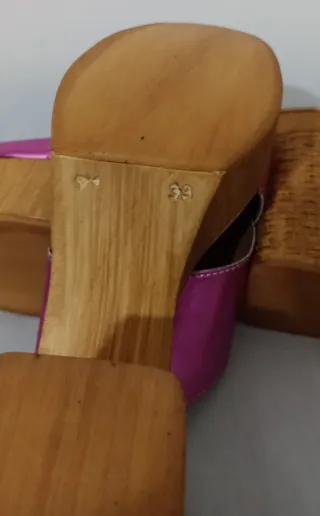 Sandali con zeppa fucsia