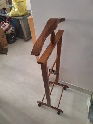 Galán de noche de madera