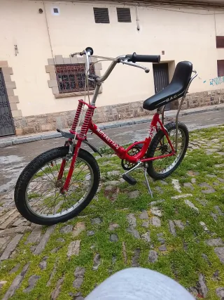 Bicicleta Clásica Roja 1980 antigua