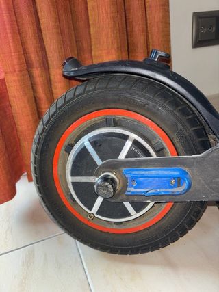 Patinete Eléctrico Negro y Azul