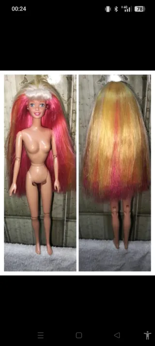 Barbie con capelli lunghi colorati