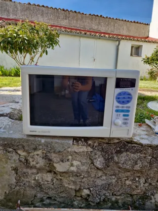 Microondas Sanyo 900W Recoger en mano. No envío.
