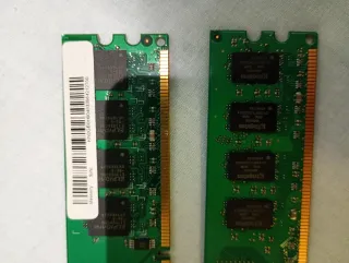 RAM y chip avram DDR2 Acer y Kingston 2GB