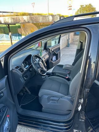 Volkswagen Touran 2011
