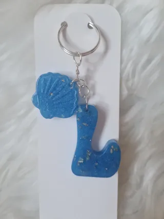 Portachiavi lettera L con charm conchiglia