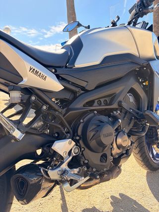 Yamaha Tracer 900 - Plata y Azul