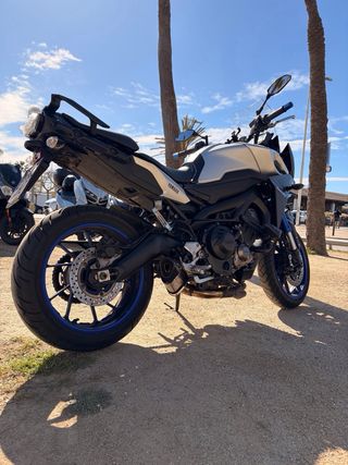 Yamaha Tracer 900 - Plata y Azul