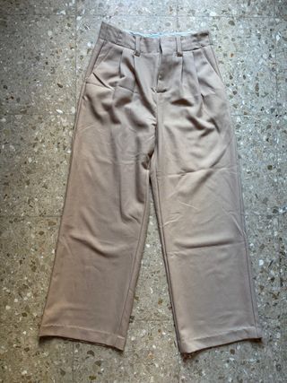 Pantalón de vestir Stradivarius beige