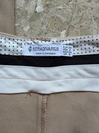 Pantalón de vestir Stradivarius beige