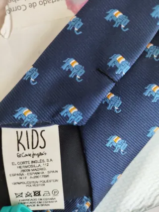 Traje,camisetas y corbatas  de comunión niño