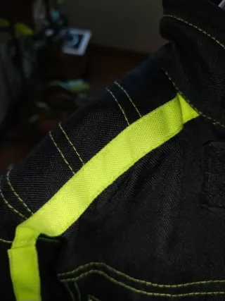 *VENDO CHAQUETA DE MOTO PARA NIÑO/NIÑA* Talla L