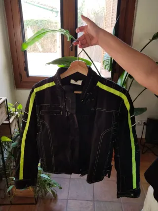 *VENDO CHAQUETA DE MOTO PARA NIÑO/NIÑA* Talla L